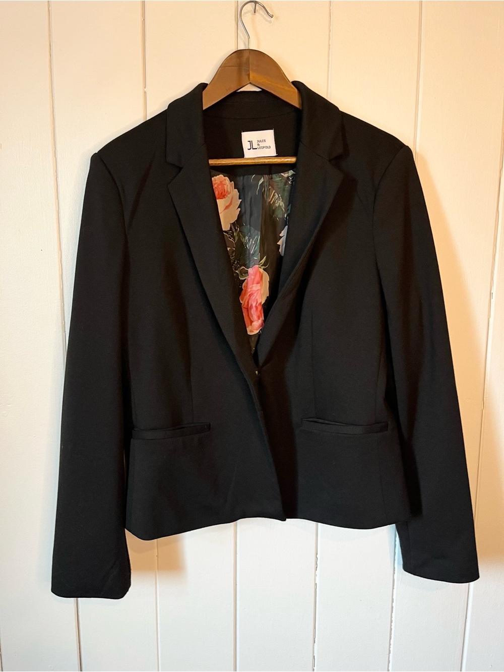 Jules & Leopold Black Floral Lined Blazer.
